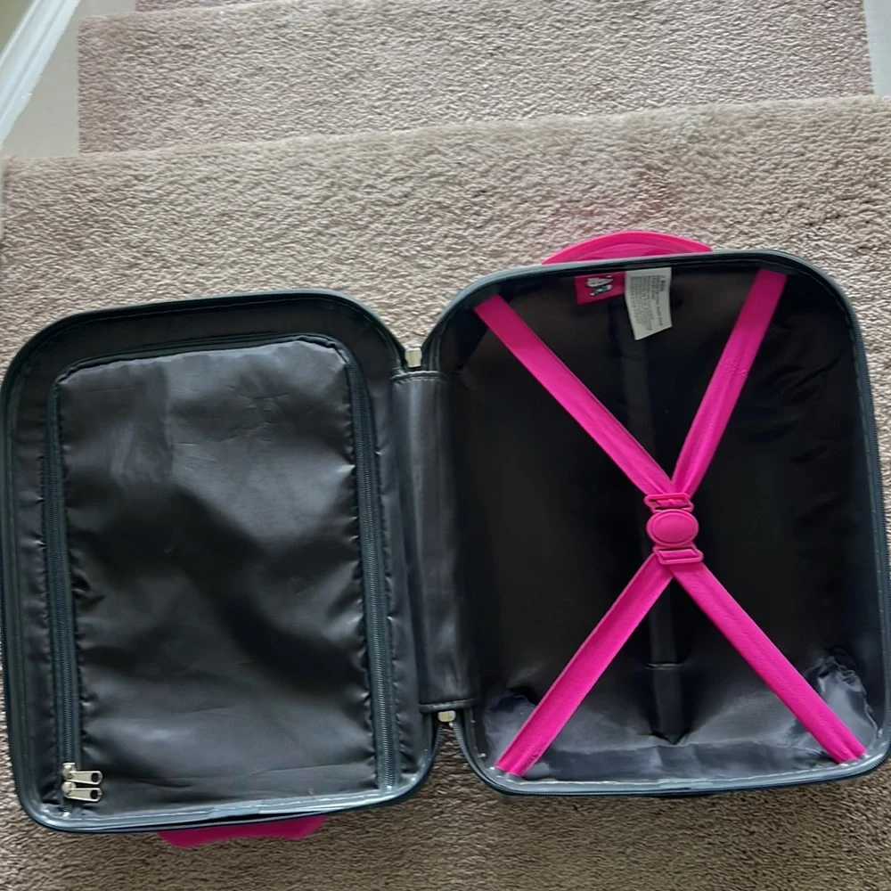 Hello kitty suitcase - Picture 4 of 5